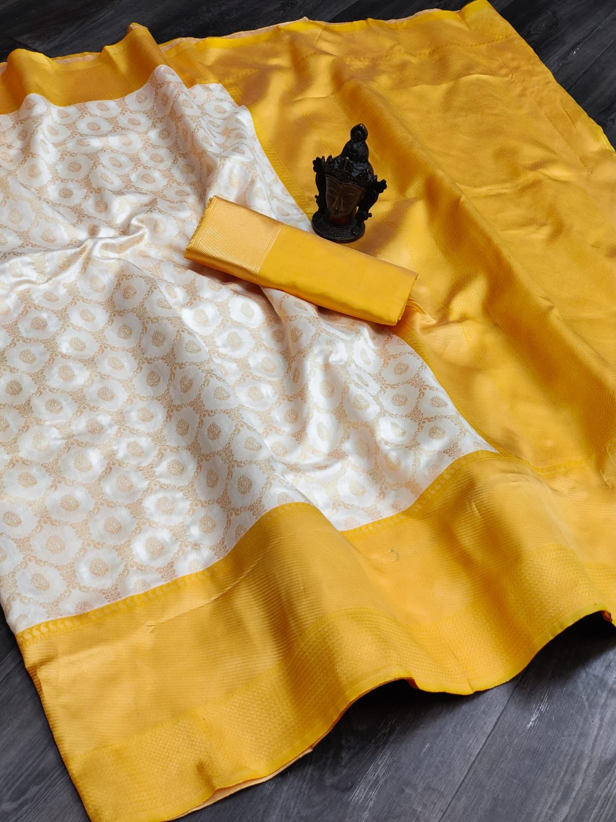 Yellow temple Border pure Silk saree - Karuna Creation